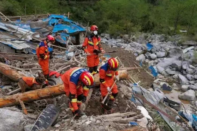 油動式大載荷長航時無人直升機(jī)——打造我國應(yīng)急救援、防汛救災(zāi)、森林草原消防的“新質(zhì)戰(zhàn)斗力”!